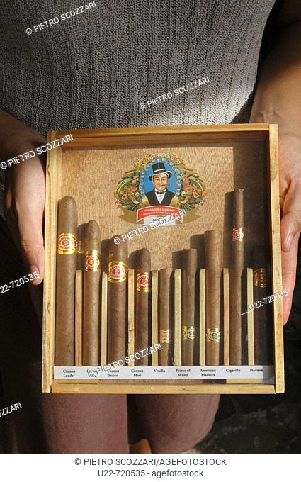 Galle Sri Lanka: the cigars produced by the Thansher & Company