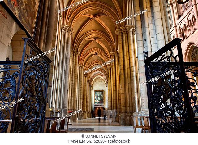 France, Rhone, Lyon, district of Vieux Lyon, historical site listed as World Heritage by UNESCO, the Lyon Cathedral (Cathedrale Saint Jean Baptiste de Lyon)