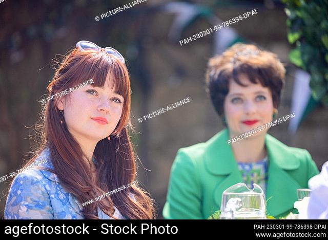 28 April 2022, North Rhine-Westphalia, Hülchrath: EXCLUSIVE - Ella Lee (l) and Hanna Plaß, actresses, photographed during filming for the 2nd season of the ARD...