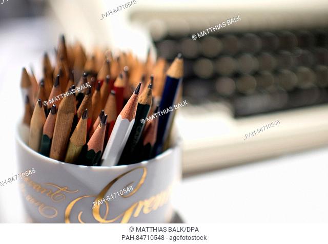 Numerous pencils of the director and screenwriter Helmut Dietl (1944-2015) stand in a cup next to a typewriter, which Dietl had used to write many screenplays...