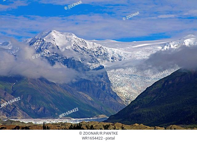 Wild Country - mountains and glaciers in Wrangell