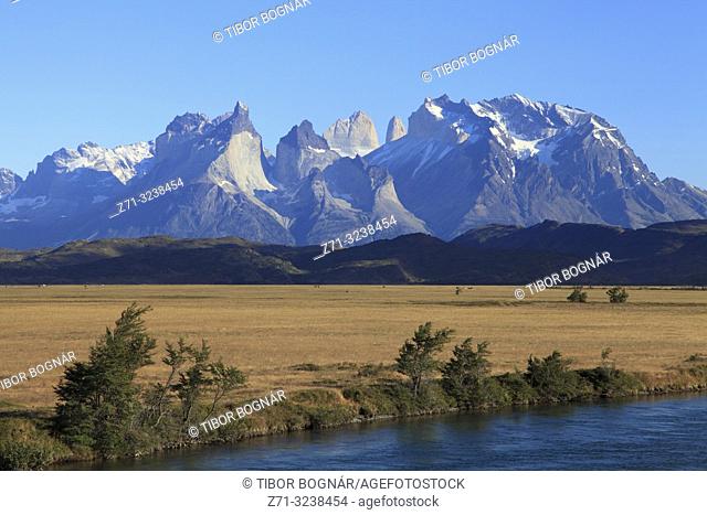 Chile, Magallanes, Torres del Paine, national park, Rio Serrano,