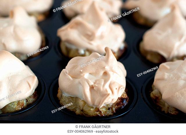 Gooseberry Meringue Cupcakes