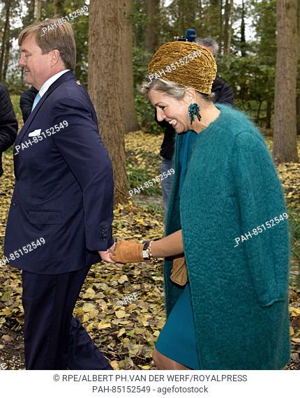 Almelo, 27-10-2016 HM King Willem-Alexander and HM Queen Máxima visit to textielreininging Het Springendal HM King Willem-Alexander and HM Queen Máxima visit...