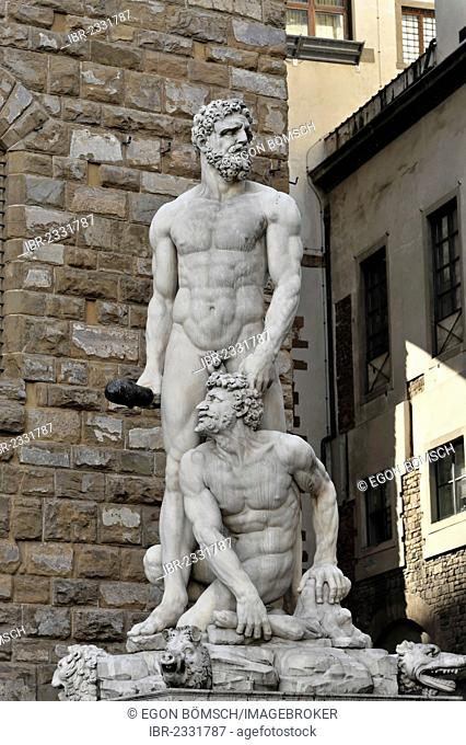Hercules and Cacus, statue by Baccio Bandinelli, Piazza della Signoría, Florence, Tuscany, Italy, Europe