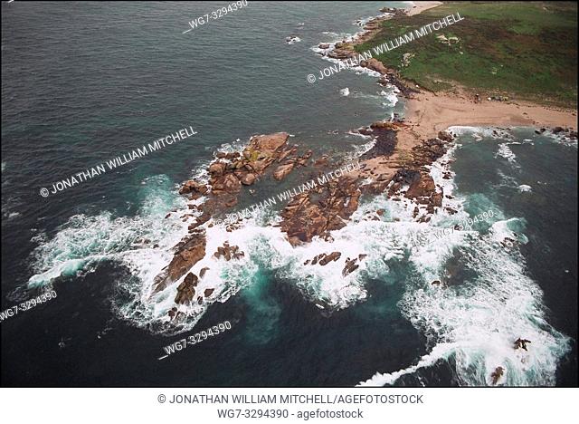 SPAIN Illa Salvora (Salvora Island) -- 15/12/2002 -- Aerial view of polluted coastline of Salvora Island off the Galician coast