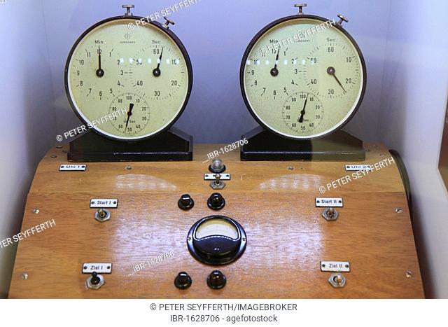 Junghans stopwatch for skiing for the measurement of two athletes, ErfinderZeiten: Auto- und Uhrenmuseum, Time of Innovators: Museum of Cars and Clocks