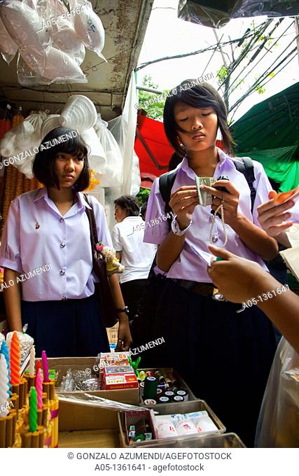 Students in Pak Khlong Flower Market  Bangkok, Thailand, Southeast Asia, Asia