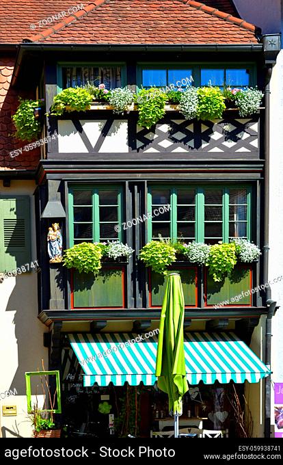 Schwarzwald, Gengenbach, Fachwerkhäuser, Blumen am Fenster außen