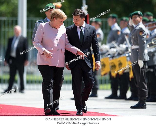 Chancellor Angela MERKEL and President Volodymyr SELENSKY Welcome and welcome of the President of Ukraine by the Federal Chancellor with military honors in the...