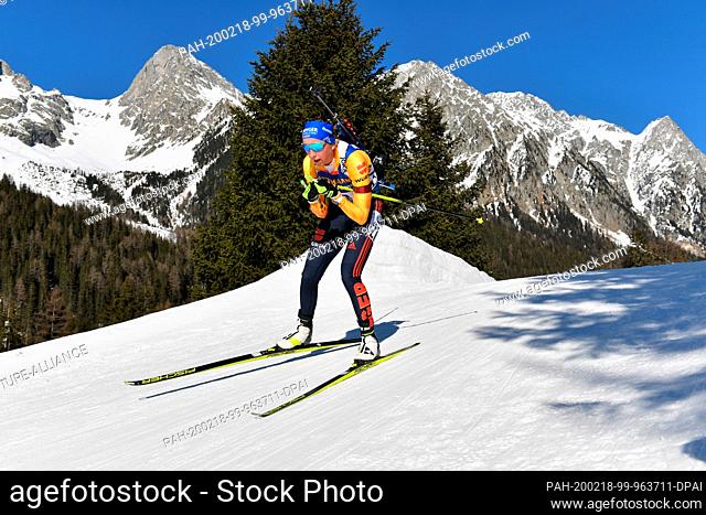 18 August 2017, Italy, Antholz: Biathlon: World Championship, 15 km singles, women. Franziska Preuß from Germany in action on the track