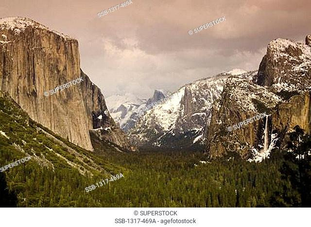 Half Dome, Yosemite Valley Yosemite National Park California, USA