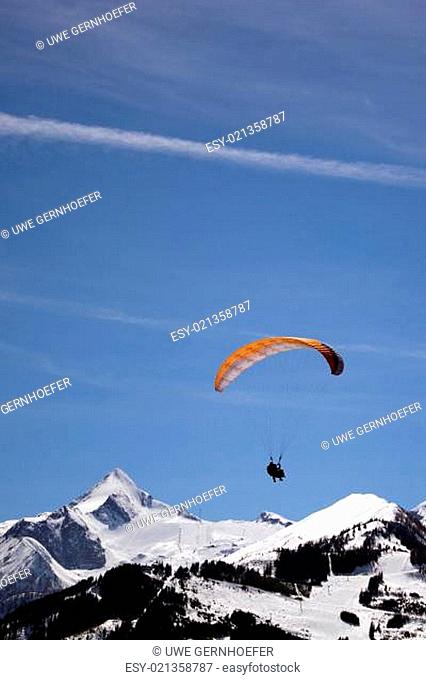 paraglider at the kitzsteinhorn, austria