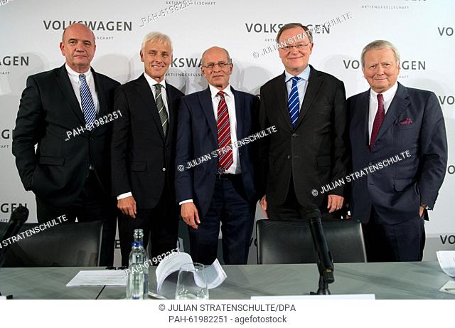 Bernd Osterloh (l-r), works council chairman at Volkswagen; Matthias Mueller, the new chief executive of Volkswagen AG; Bernd Huber