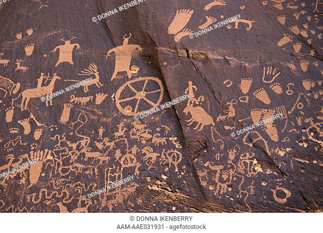 Petroglyphs at Newspaper Rock, near Canyonlands N.P., UTAH