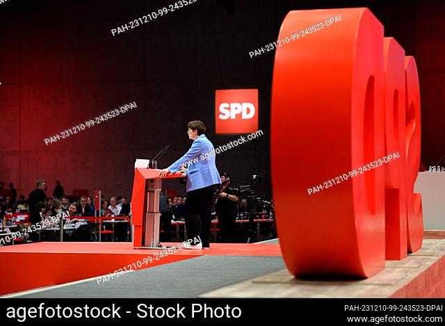 10 December 2023, Berlin: Saskia Esken, Chairwoman of the SPD, speaks at the SPD's regular national party conference at the Berlin Exhibition Center