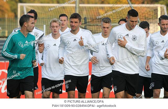 09 October 2018, Berlin: Football, national team: Public training in the Hertha Amateur Stadium before the Nations-League matches in the Netherlands and France