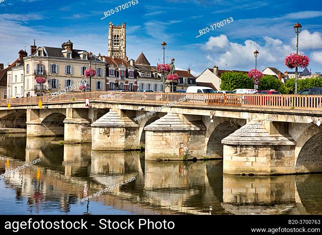 Saint Pierre church, Paul Bert bridge, Yonne river, Auxerre, Yonne, Burgundy, Bourgogne, France, Europe