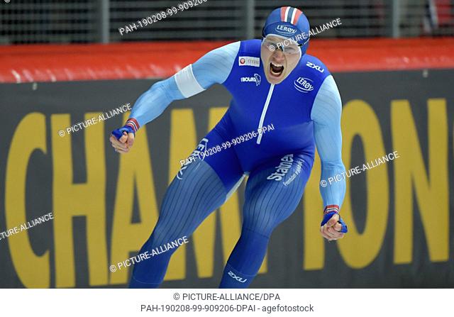 08 February 2019, Bavaria, Inzell: Speed skating, WM, 500 m, men. Havard Holmefjord Lorentzen from Norway rejoices after his run