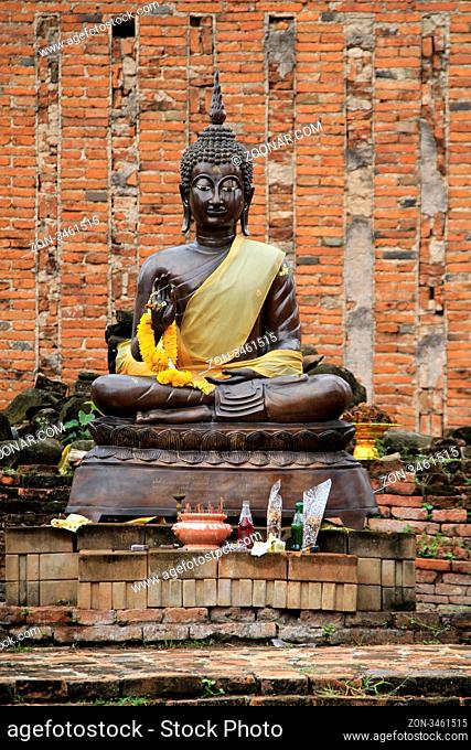 Bronze statue Buddha in Wat Thummikarat, Ayutthaya, Thailand
