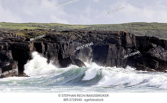 Surf of the North Atlantic Ocean at the coast of Ireland, Derreen, County Clare, Province of Munster, Ireland