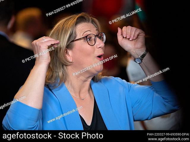 27 March 2022, Saarland, Saarbrücken: Anke Rehlinger laughs at the SPD election party. Photo: Boris Roessler/dpa. - Saarbrücken/Saarland/Germany