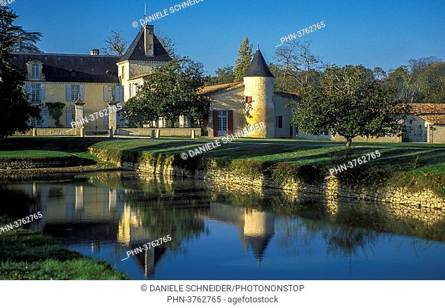 South West France, PDO wine Sauternes vineyard, chateau Suduiraut, First GRowth Premier cru classe. Mandatory credit: Suduiraut castle