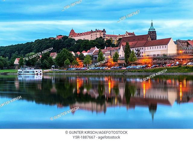 View over the River Elbe to the Sonnenstein Castle and the Church of St Mary, Pirna, Saxony, Germany, Europe