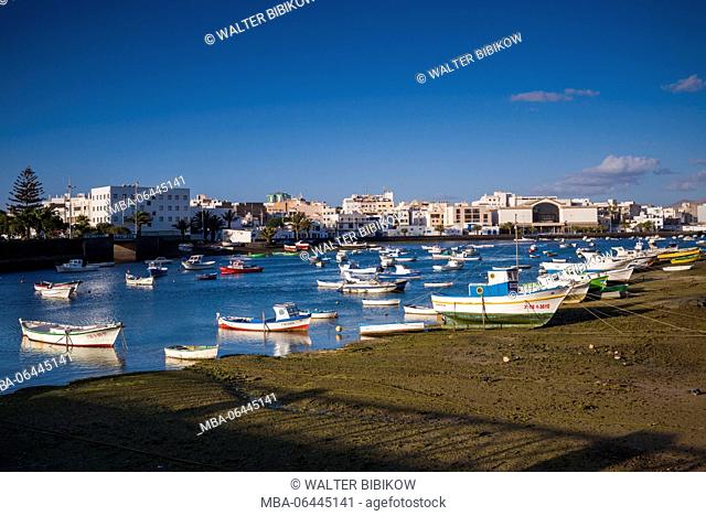 Spain, Canary Islands, Lanzarote, Arecife, Charco de San Gines, fishing boats, dawn