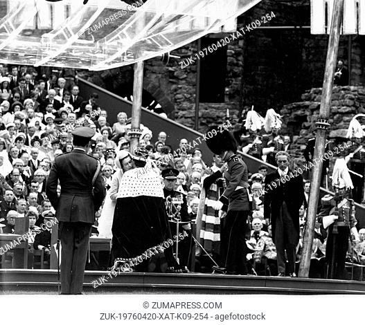 July 1, 1969 - London, England, U.K. - QUEEN ELIZABETH II kisses her son PRINCE CHARLES aftering the crowning ceremony at Caernarvon Castle