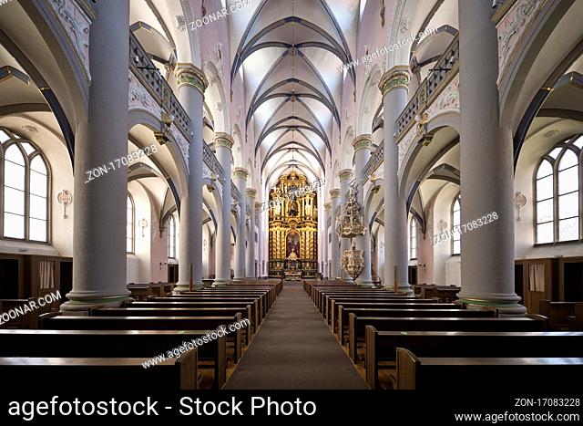 Marktkirche, Innenaufnahme Richtung Barockaltar, Paderborn, Ostwestfalen-Lippe, Nordrhein-Westfalen, Deutschland, Europa