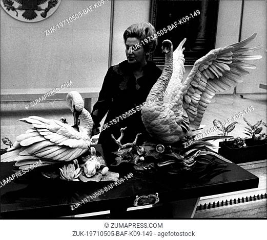May 05, 1971 - Exhibition Of Mute Swans - The New 'Bird Of Peace' Sculpture. Beginning today, May 4, for a two week period the United States Ambassador and Mrs