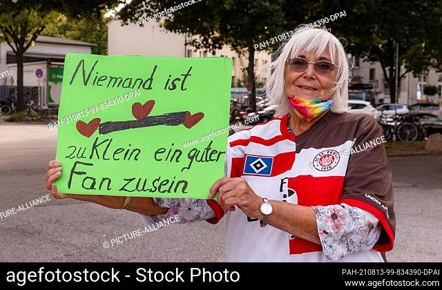 13 August 2021, Hamburg: Football: 2nd Bundesliga, FC St. Pauli - Hamburger SV, Matchday 3, Millerntor Stadium. Jutta Kröger (77) has made herself an overall...