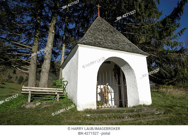 Calvary chapel, autumn, Bad Hindelang, Allgäu, Bavaria, Germany