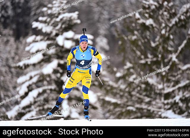 13 January 2022, Bavaria, Ruhpolding: Biathlon: World Cup - Sprint 10 km, men: Sebastian Samuelsson from Sweden runs on the track
