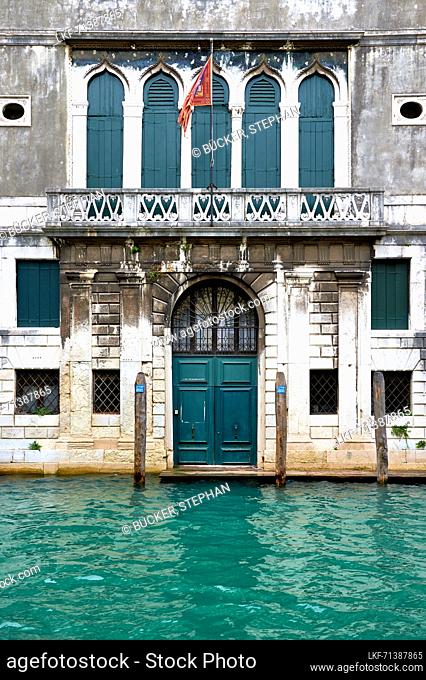 View across the Rio de S. Agostin to the Palazzo Molin Regione Veneto, Venice, Italy, Europe