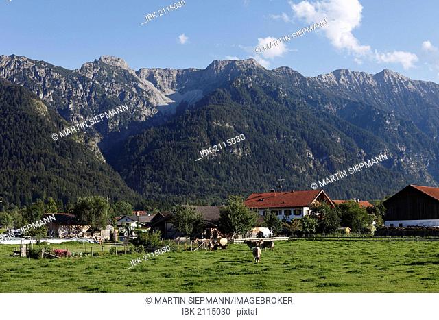 Eschenlohe in the Loisachtal valley, Ester Mountains also known as Krottenkopfgebirge, Upper Bavaria, Bavaria, Germany, Europe, PublicGround