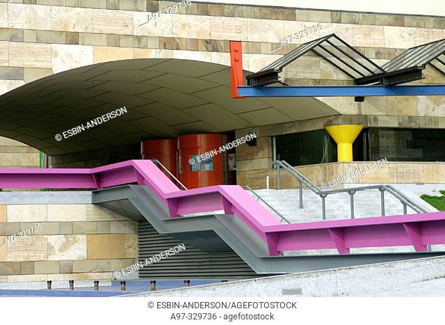 New State Gallery museum by sculptor and architect James Stirling. Stuttgart. Baden-Wuerttemberg, Germany
