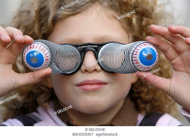 DISGUISED CHILD Pair of humouristic glasses
