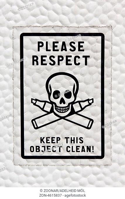 Aufkleber mit Totenkopf, please respect, keep this object clean, Berlin, Deutschland Sticker, Please respect, keep this object clean!, Berlin, Germany