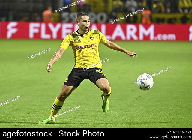 Raphael Guerreiro (Borussia Dortmund), action, single action, single image, cut out, full body shot, full figure Soccer DFB Cup 1st round
