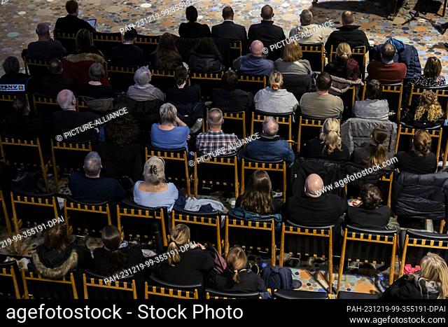 19 December 2023, Berlin: Guests take part in a memorial service in the Kaiser Wilhelm Memorial Church for the victims of the Islamist terrorist attack on...