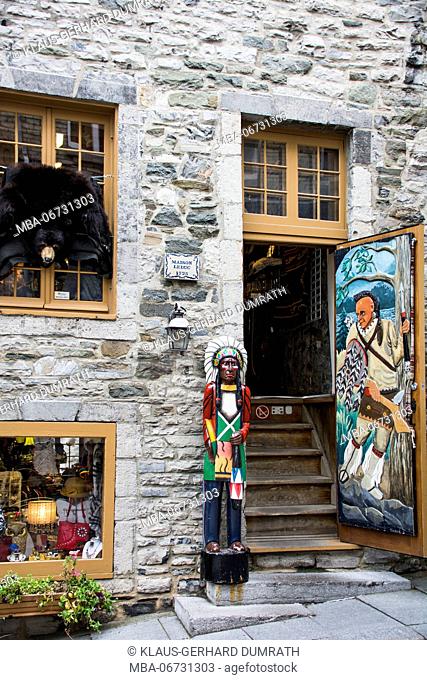 Stone house with arts shop in the Old Town of Québec City