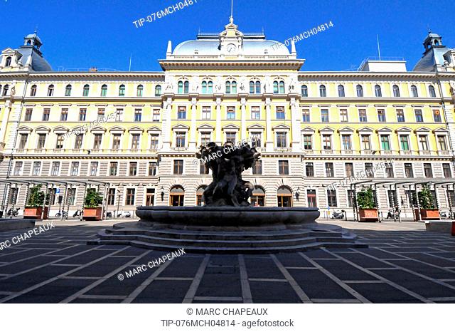 Italy, Friuli Venezia Giulia, Trieste, Vittorio Veneto Square, the Palazzo delle Posteand the Triton Fountain