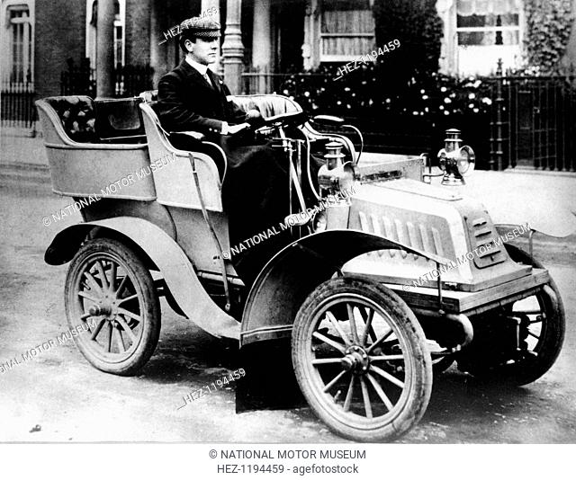 A man driving an 8hp De Dion Bouton, 1902