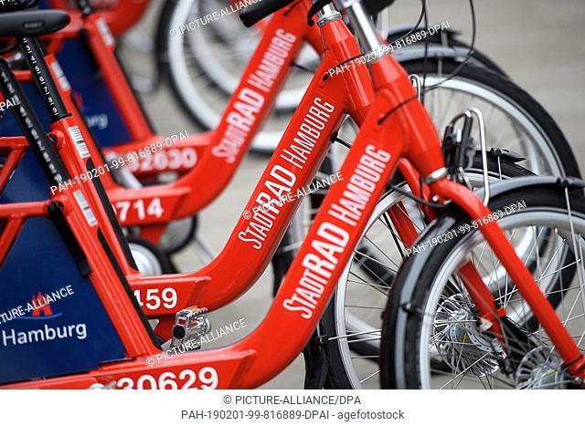01 February 2019, Hamburg: Numerous city bikes are available at a rental station. There are 2630 new city bikes available in Hamburg