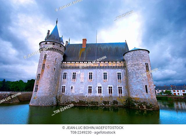 france, loiret, sully-sur-loire : middle-age castle