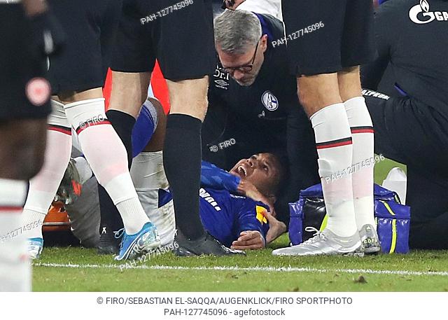 firo: 15.12.2019 Football, Soccer: 1. Bundesliga, season 2019/2020 S04 FC Schalke 04 - SGE Eintracht Frankfurt S04 Weston McKennie, injury, injured