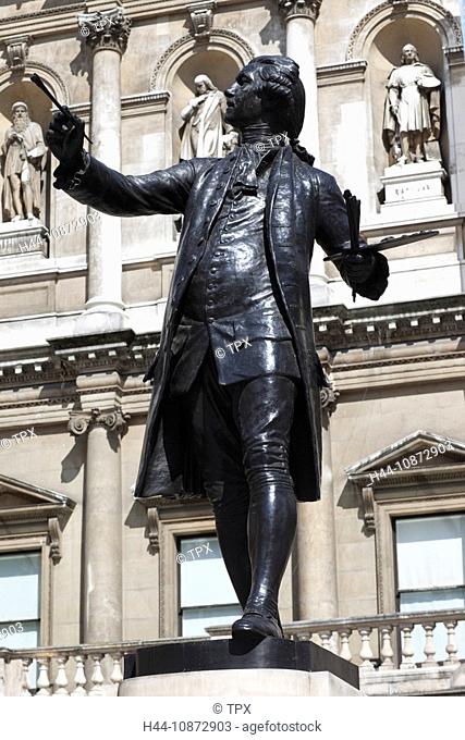 England, London, Piccadilly, Burlington House, Statue of Sir Joshua Reynolds in front of Royal Acadamy of Arts