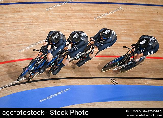 03 August 2021, Japan, Izu: Cycling/Track: Olympics, women's team pursuit, 1st round, at the Izu Velodrome. Jaime Nielsen, Holly Edmondston